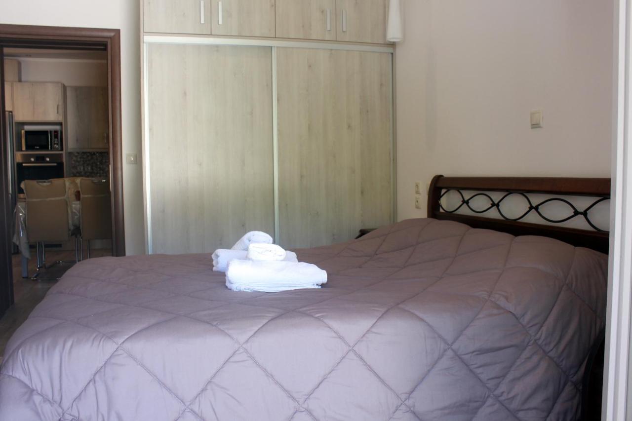 Theos Apartments Агиос Стефанос Экстерьер фото