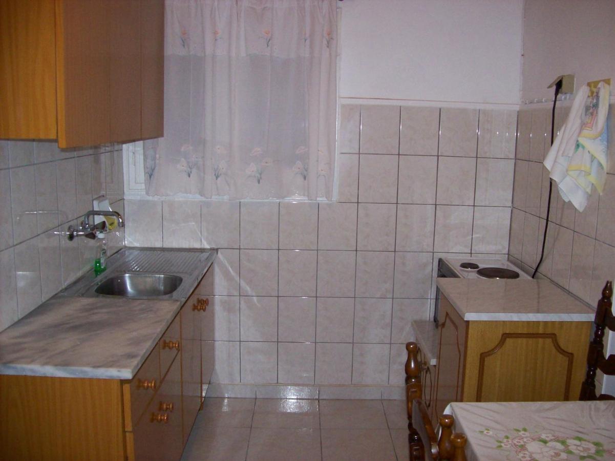 Theos Apartments Агиос Стефанос Экстерьер фото