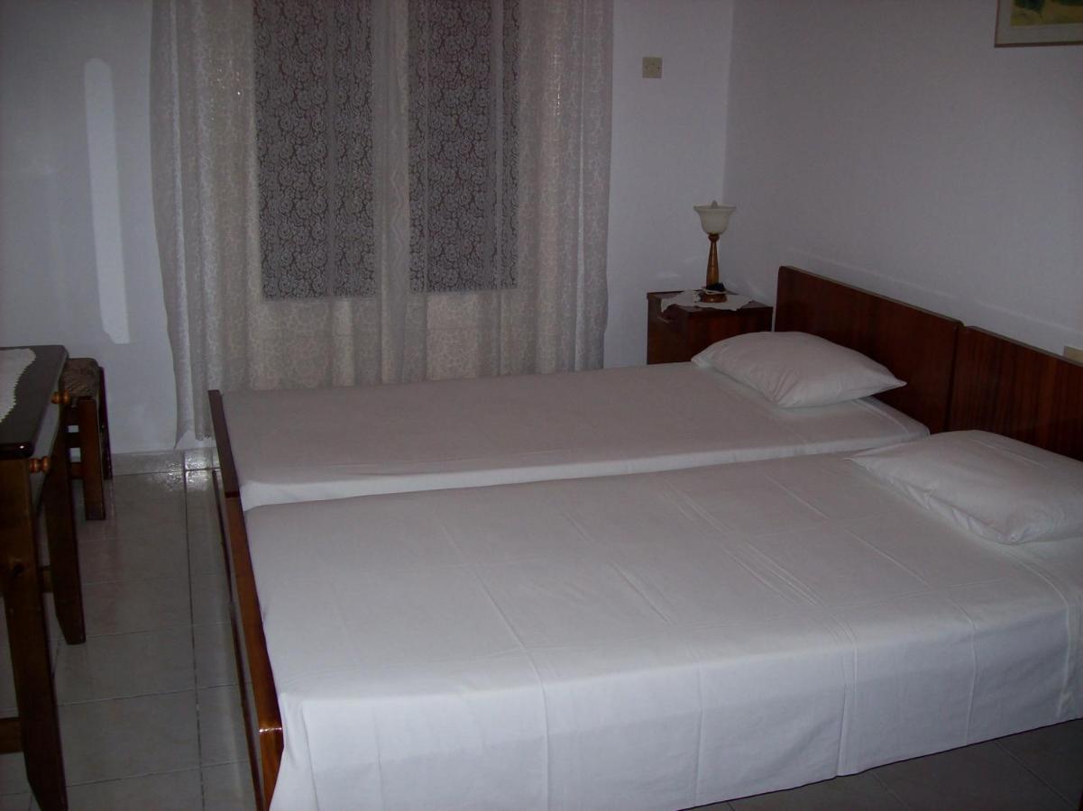 Theos Apartments Агиос Стефанос Экстерьер фото